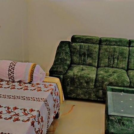 Отель Glamour Palace Гая Экстерьер фото